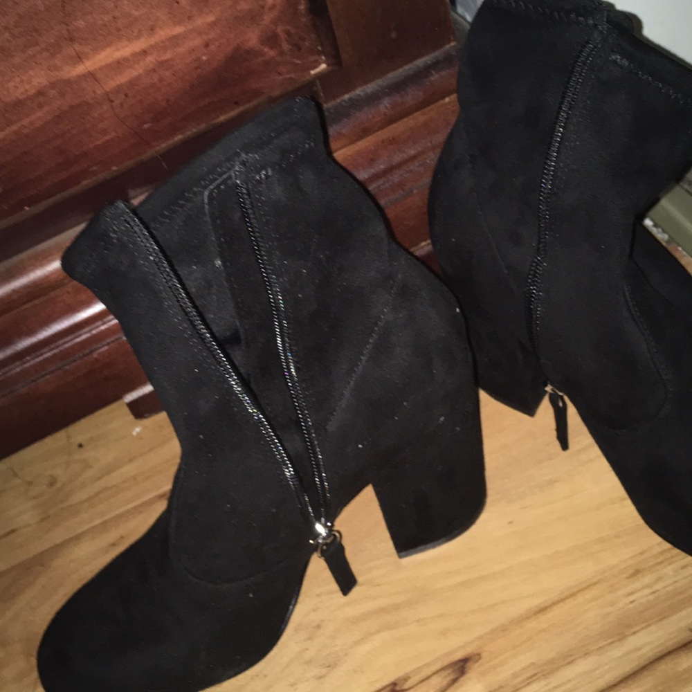 STEVE MADDEN HEELED BOOTIES
